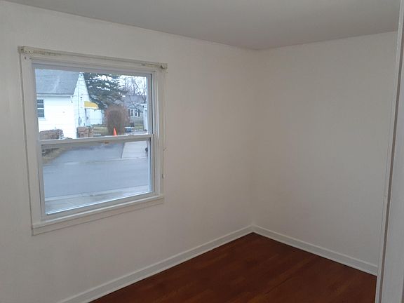 3rd image of 14 Idlebrook Dr #14