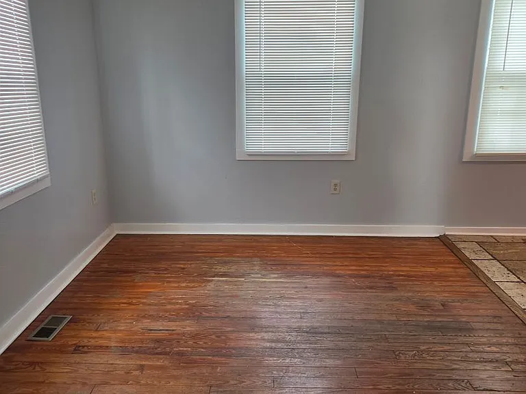 909 Bryan St — Photo 18