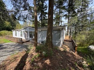 1258 Island Dr, Lummi Island, WA 98262