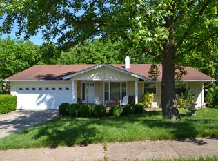 1689 Somerset Ridge Dr, Fenton, MO 63026