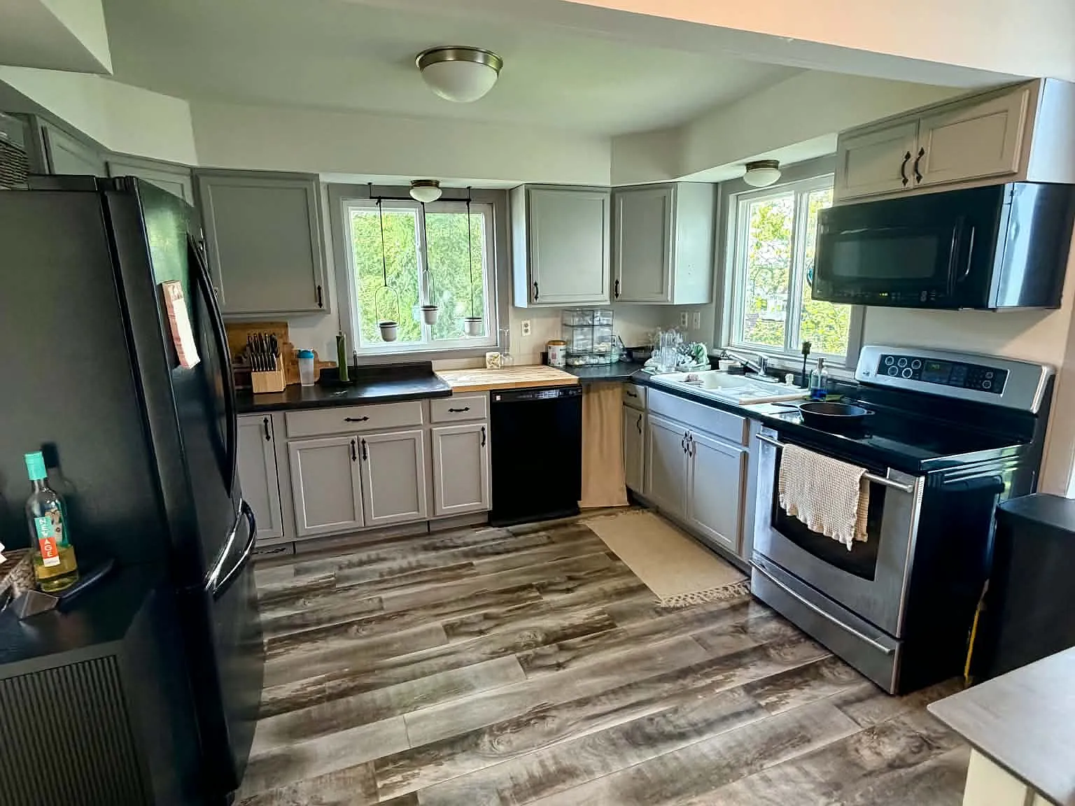 3 bed, 1750 sqft, $2,350 — Photo 2