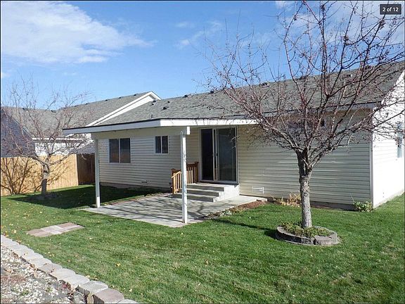 2nd image of 1669 Foxglove Ave