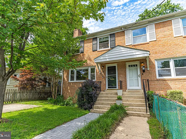 3 Groves Ave — Photo 32
