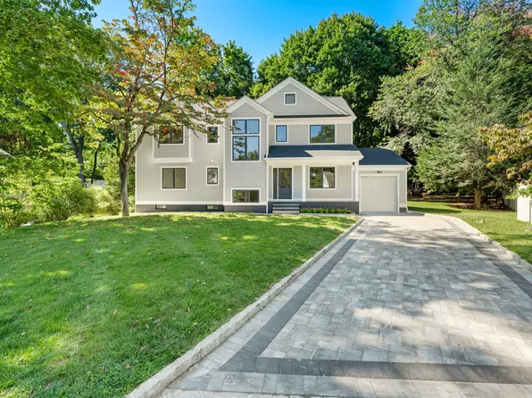 10 Chester St, Ardsley, NY 10502