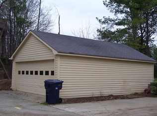 1128 Old Roswell Rd, Roswell, GA 30076