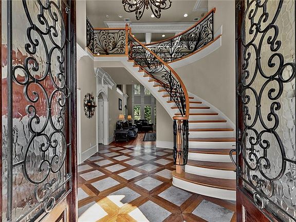 3rd image of 1310 Settles Rd