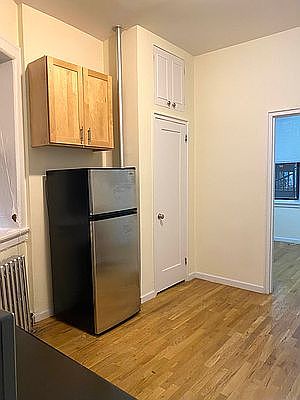 3rd image of 67 Thompson St APT 1B