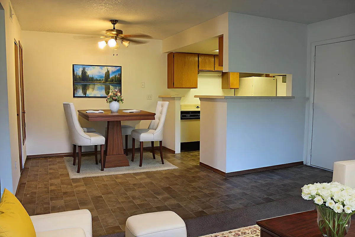 Building Photo - Willow Ridge Apartments