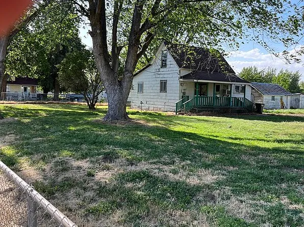 610 W 2nd St, Waitsburg, WA 99361