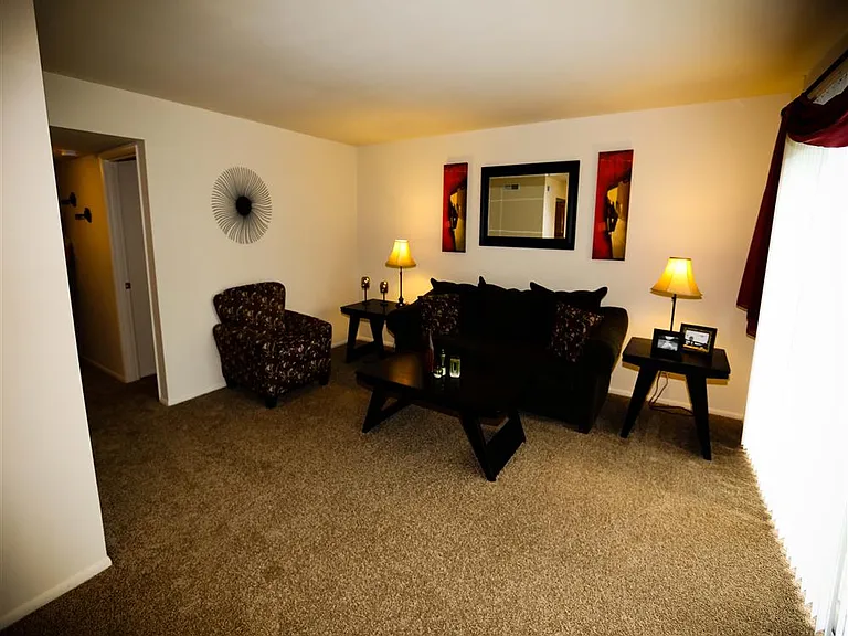 Cherry Creek Apartments — Photo 20