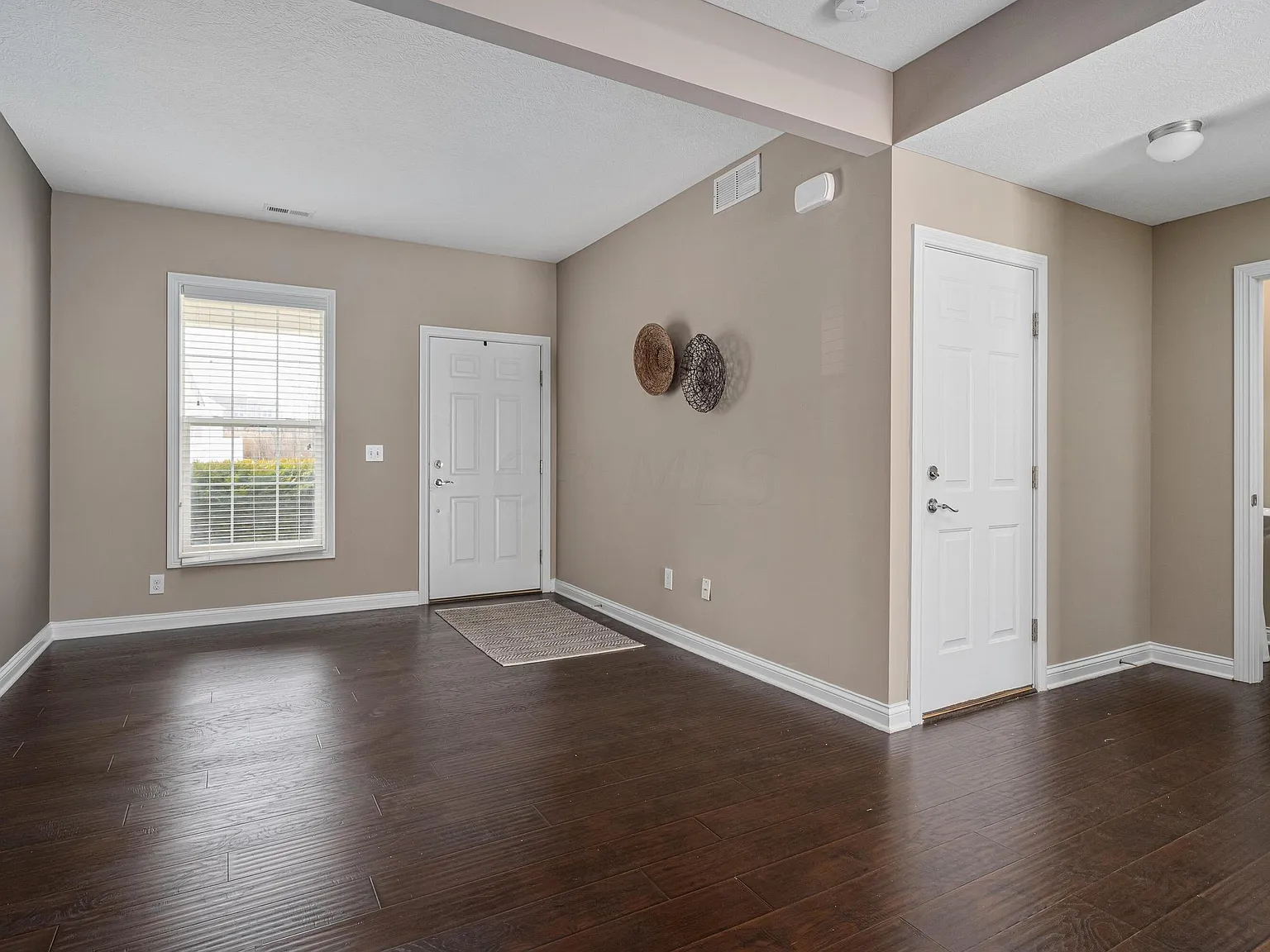 2 bed, 1199 sqft, $1,975 — Photo 4