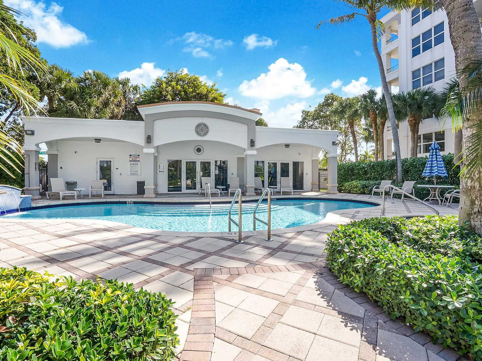 2 bed, 2.0 bath, 1610 sqft, $5,500 — Photo 3