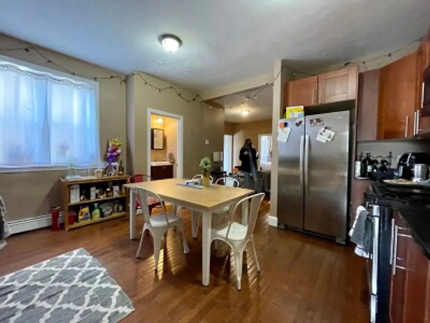 look no further.. perfect 5 bed in Allston — Photo 4