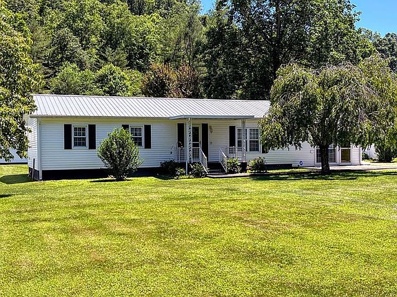 2nd image of 2647 Briary Rd