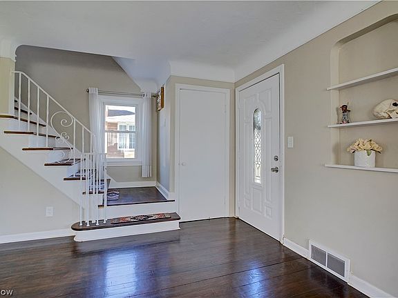 4th image of 21357 Cromwell Ave