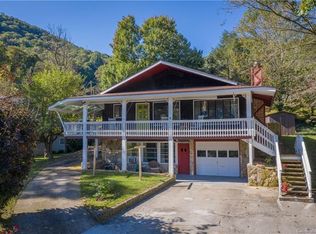 26 Grannys Cove Rd, Maggie Valley, NC 28751