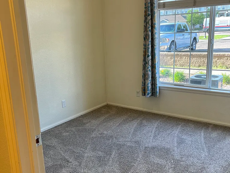 Second bedroom.