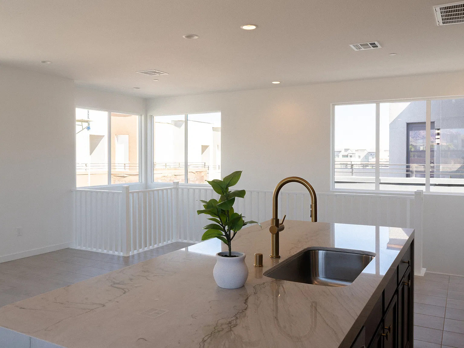 1 bed, 1003 sqft, $2,350 — Photo 3