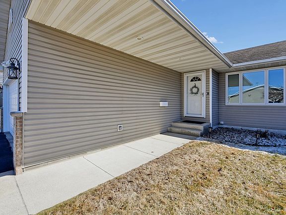 3rd image of 2201 Fisher Ct NW