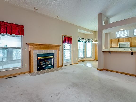 5th image of 7907 Windrift Pl