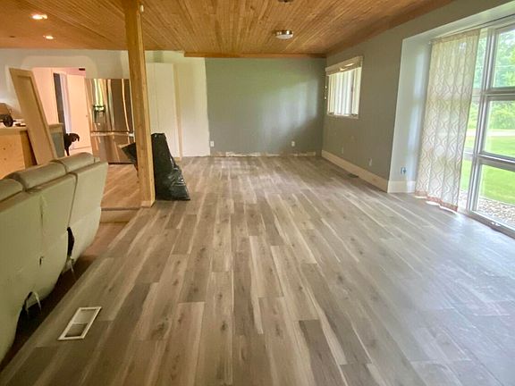 2nd image of 641 Tracey Ln