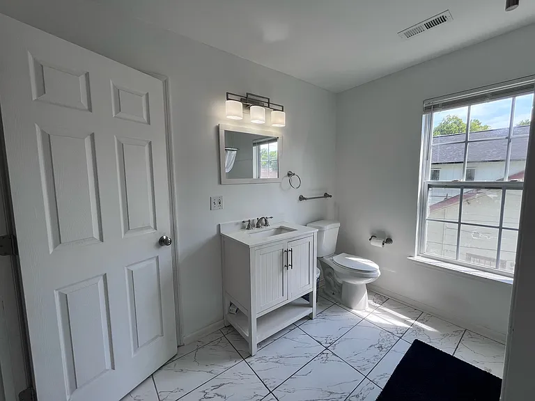 2420 Albion St — Photo 29