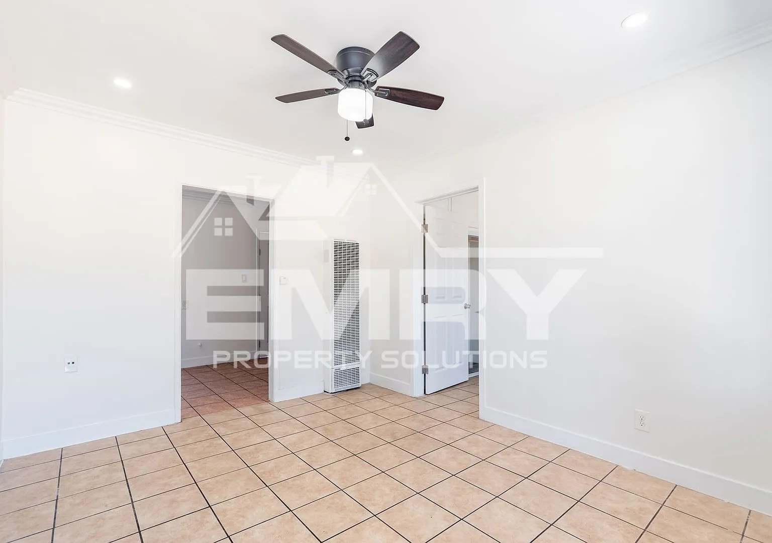 428 N Poplar Ave — Photo 2