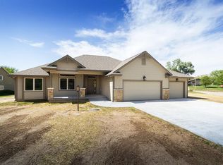 3430 NW 34th Cir, Topeka, KS 66618