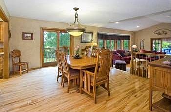 4th image of 828 Oriole Ln