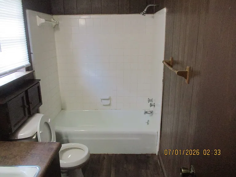 1704B Whitney Ave — Photo 4