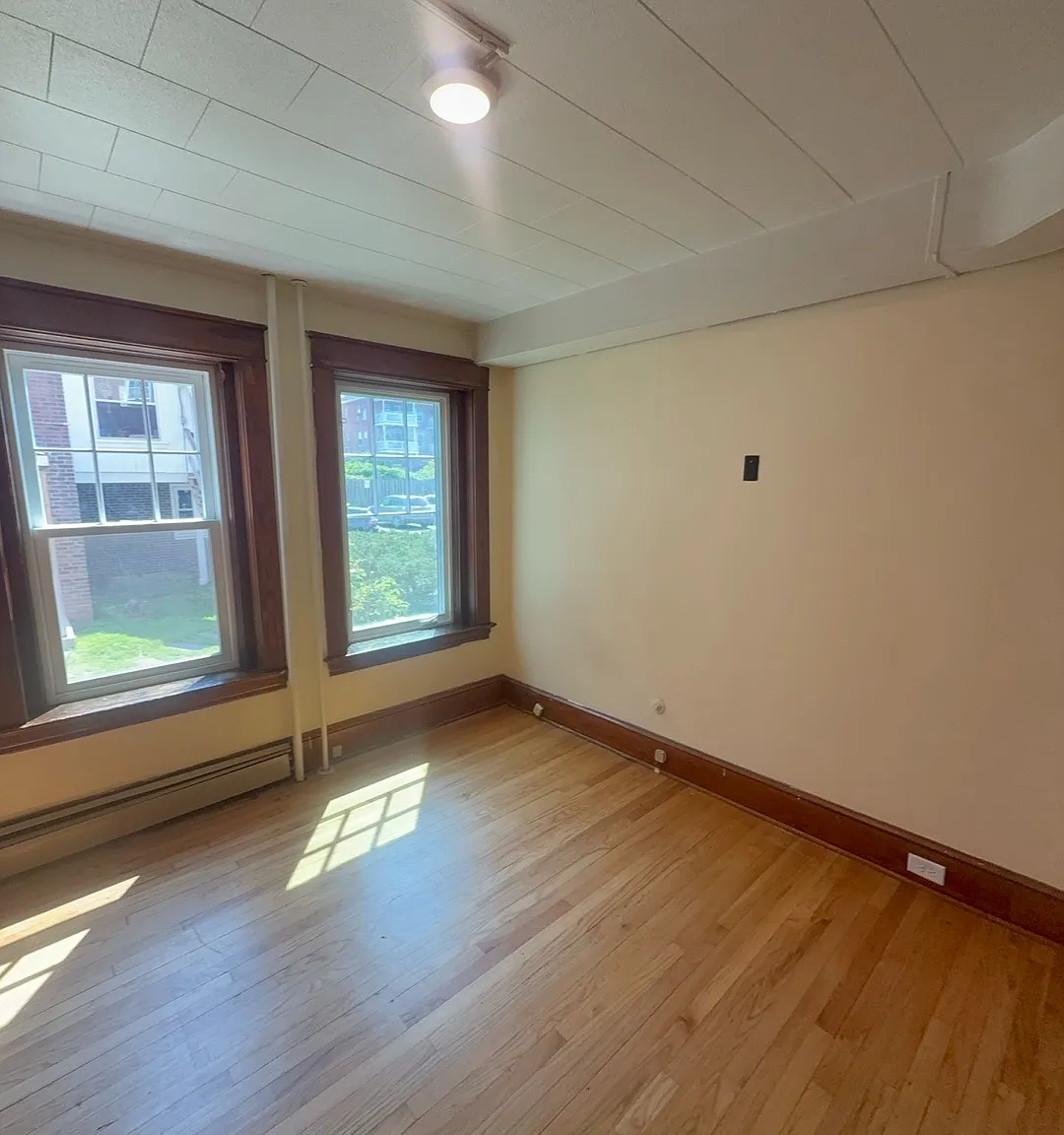 10 Hungerford Terrace - #1B — Photo 2