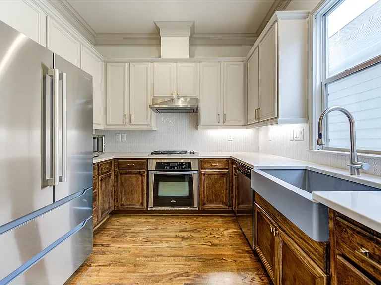 6302 Prague St — Photo 18