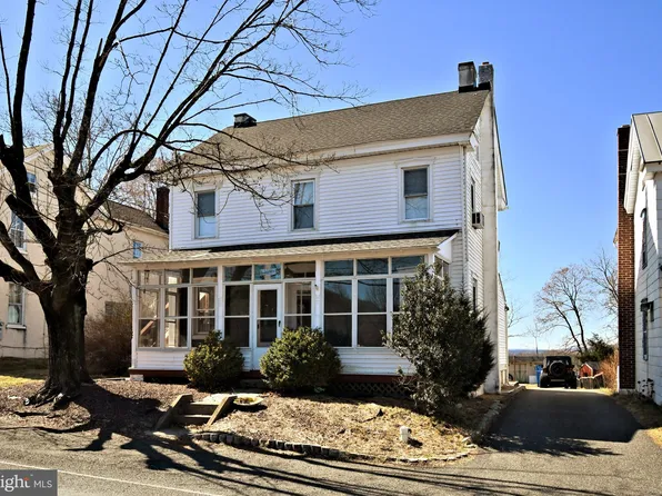 108 Hoffmansville Rd, Sassamansville, PA 19472