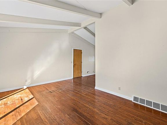 4th image of 5718 W 75th Ter