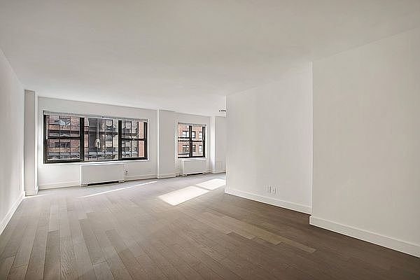 1st image of 120 E 34th St APT 6L