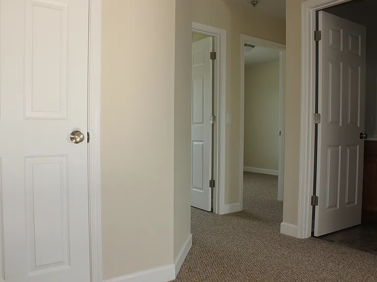 816 Carson Cir — Photo 16