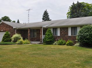 543 Cherrywood Dr, Flushing, MI 48433