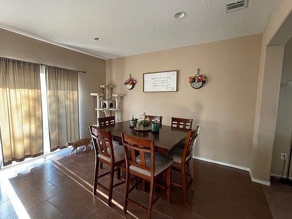 5th image of 1920 Clover Ln