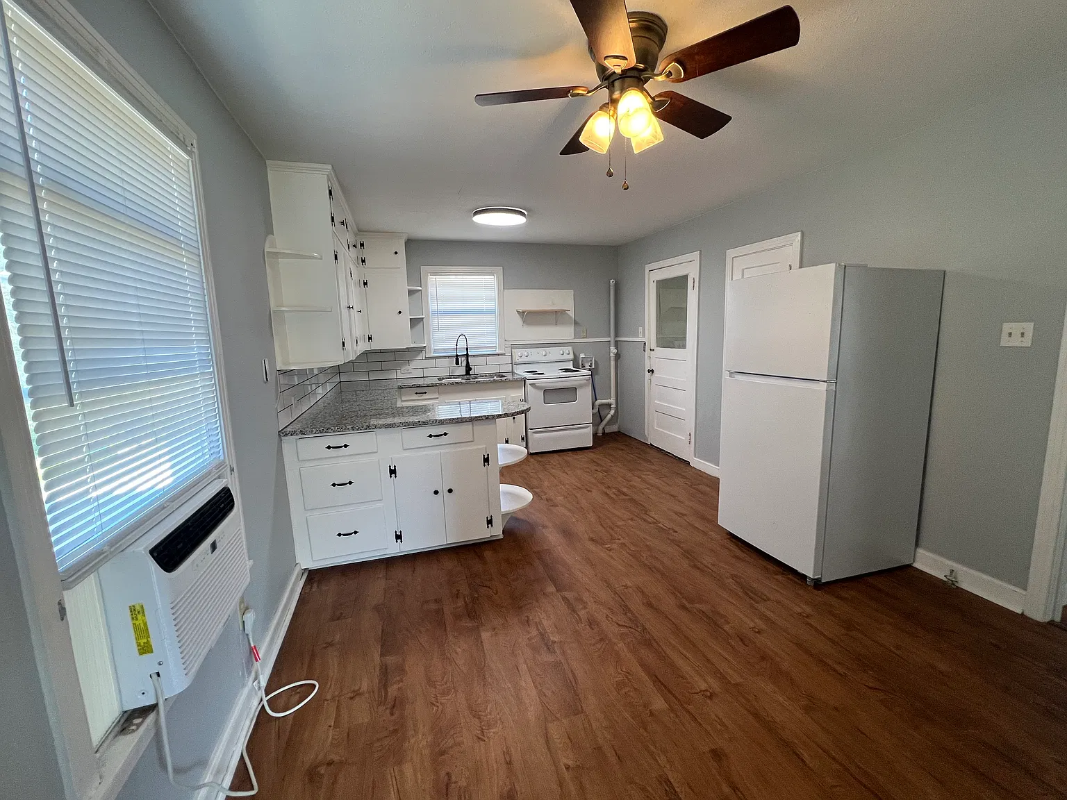 1 bed, 915 sqft, $950 — Photo 4