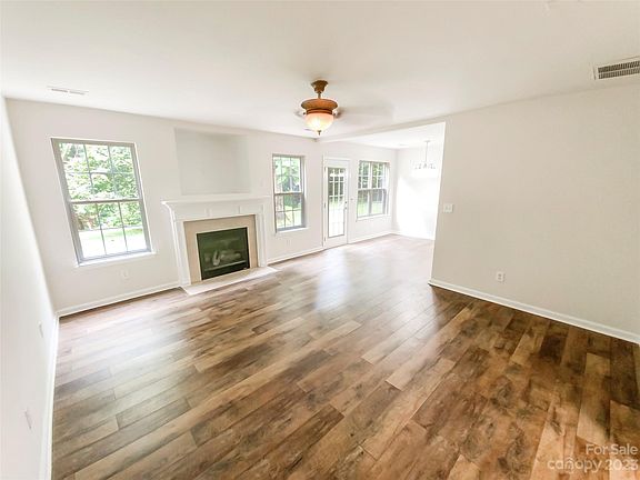 3rd image of 1496 Deer Forest Dr