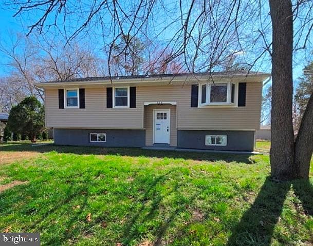1st image of 804 Pine Ave