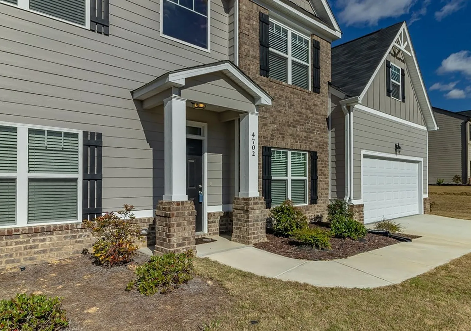 Spacious 5 Bedroom in Southwind Village — Photo 2