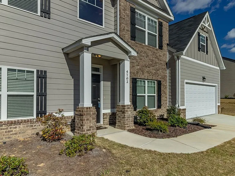 4702 Southwind Rd — Photo 2