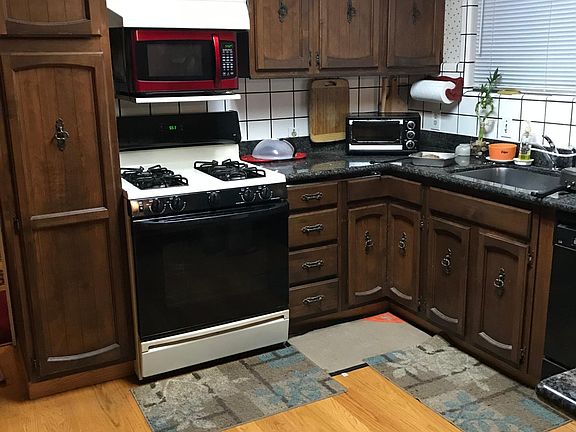 5th image of 42 Westbrook Ave