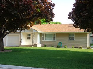 420 Sky View Ave, Lafayette, MN 56054
