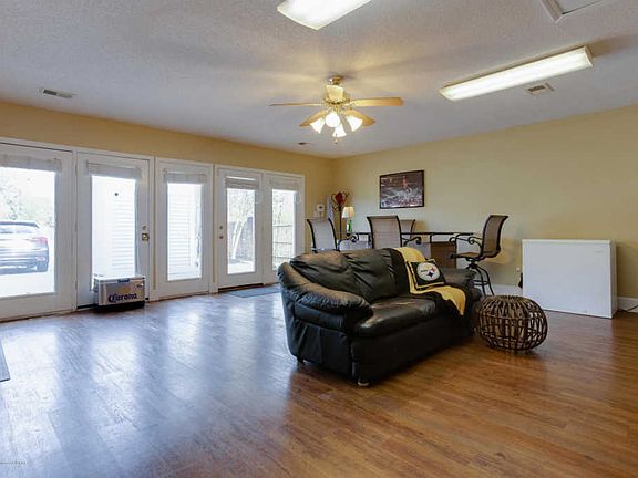 4th image of 9057 Bentley Woods Dr