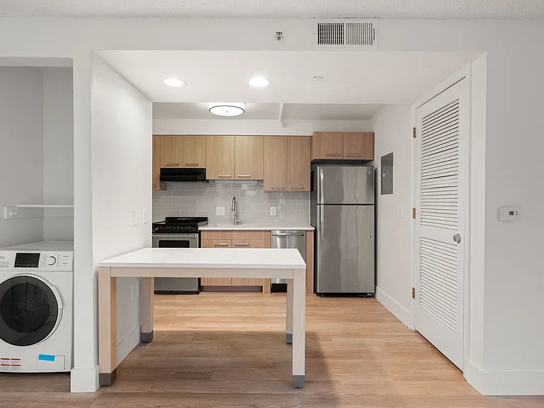 AVIA Lofts on Parkway — Photo 55