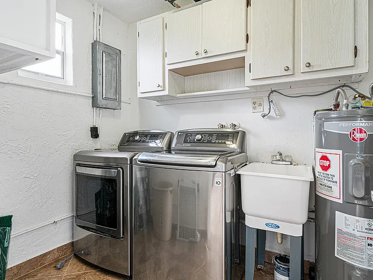 2722 Peer Ln #187 — Photo 13