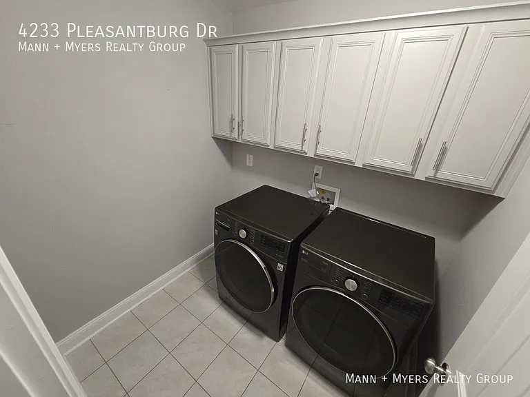 4233 Pleasantburg Dr — Photo 29