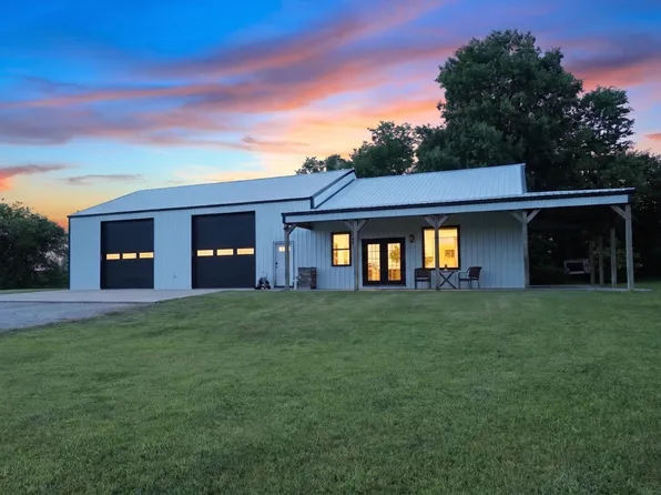 22040 Queen Rd, Erie, KS 66733